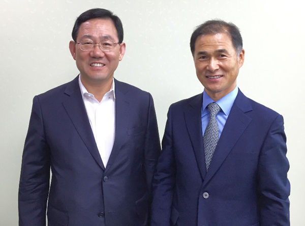 주호영 새누리당 의원과 장성근 변호사(우)