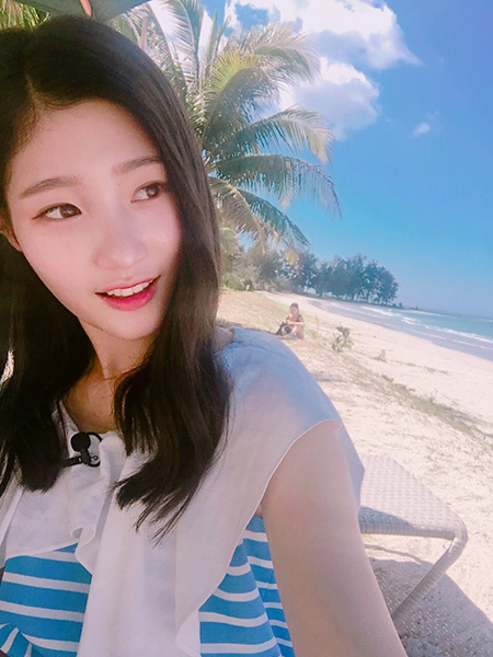 다이아 정채연, 쿠닷에서의 청량한 셀카 공개