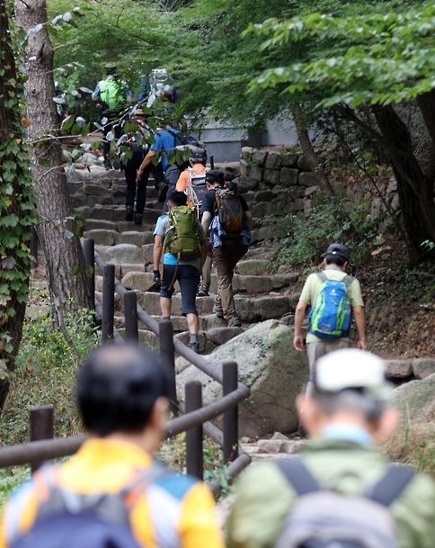 김영란법 "골프백은 창고에"…등산·자전거 여가문화 변화