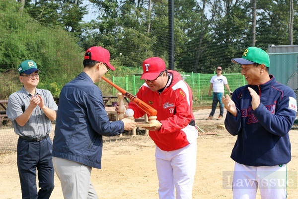 부산가정법원 보호소년 레인보우야구단-부산법원 야구동호회 친선경기