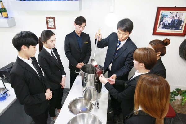 바리스타전문학교 한호전, 특성화 교육 ‘산머루농원 체험 & 와인 양조’ 수업 실시