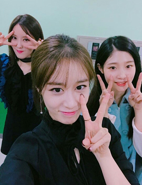 다이아 정채연, 티아라 효민-지연 컴백 응원…우열을 가릴 수 없는 미모