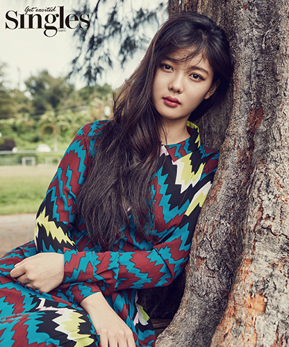 김유정, 발랄한 소녀에서 성숙미 가득한 숙녀로 ‘시선 압도’