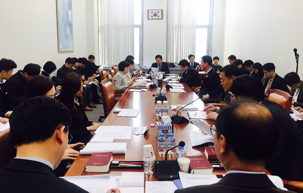 선거연령 18세 선거법 첫 관문 통과…박남춘 “국민 뜻 받들어”