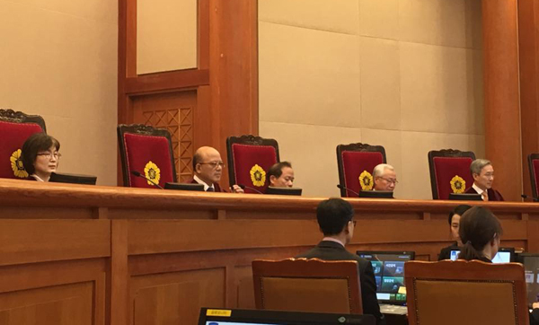 탄핵소취위원인 박범계 의원이 16일 페이스북에 올린 사진