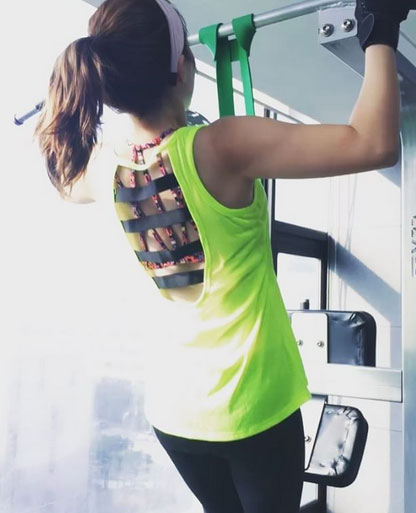 김선신, '구릿빛 도깨비근육 뽐내며...풀업 삼매경'