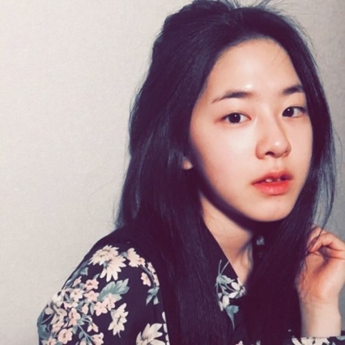 내성적인 보스 박혜수, 추위 날리는 美친 미모...'민낯 인증샷 보니?'