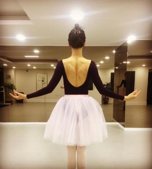 역적 이하늬, 완벽하게 아름다운 등라인 뒤태...날개만 날면 천사급?