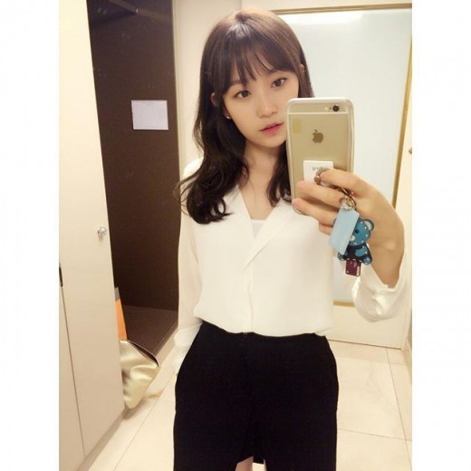 반지의여왕 김슬기, '흰 브라우스 청순美 돋네...여성미 물씬흑발 미녀