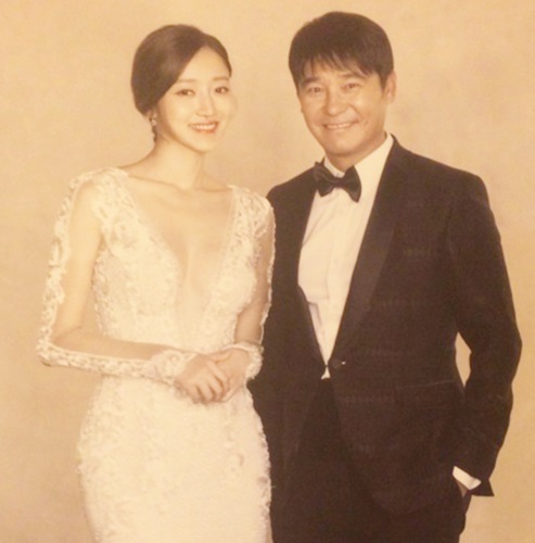 임창정 만삭 아내 대리운전 논란, 청순 미모·깊이 파인 레이스 드레스 '반전 매력'