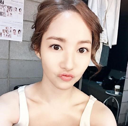 박민영, 여신 뺨치는 미모와 완벽 쇄골 자랑 '그저 감탄만'