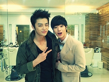 서인국 골연골병변 귀가, 육성재와 한 사진 '눈길'…진심어린 걱정과 응원 쇄도