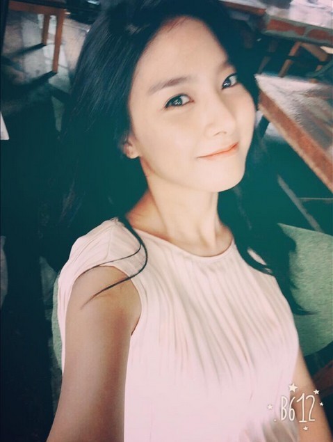 우리갑순이 김소은, 민소매 블링블링 가녀린 팔뚝...청순美 발산