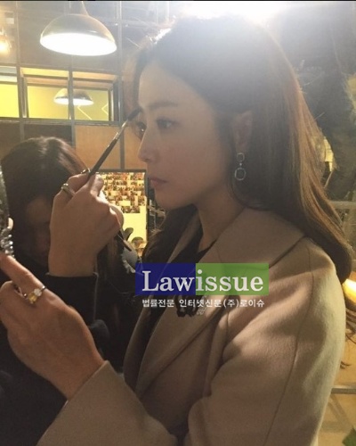 섬총사 김희선, 세월 잊은 듯 뱀파이어 옆태...거의 인형같은 美人