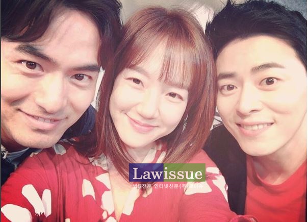 시카고 타자기 임수정, 조정석·이진욱과 함께 한 모습 보니… '선남선녀인 줄'