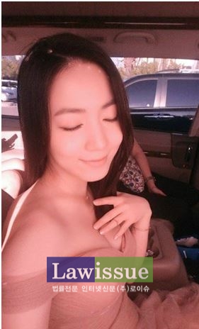 화영, 오프숄더 드레스 입고 눈부신 미모 자랑...'청순 글래머의 표본'