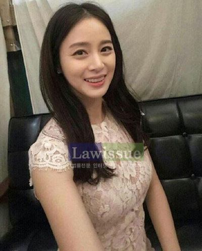 비 김태희 임신15주차, 누드톤 산들산들 드레스...화사함 그대로