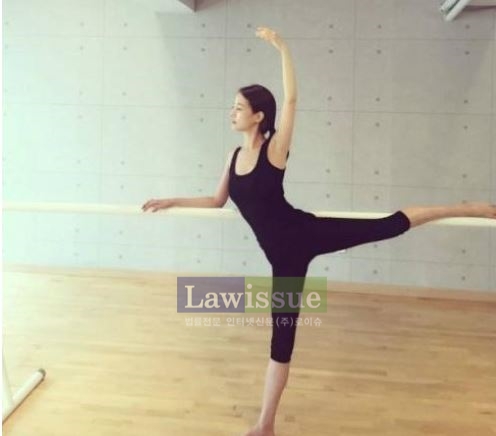 택시 손여은, 초밀착 블랙 의상 입고 우아한 美 과시...눈부신 각선미는 덤?