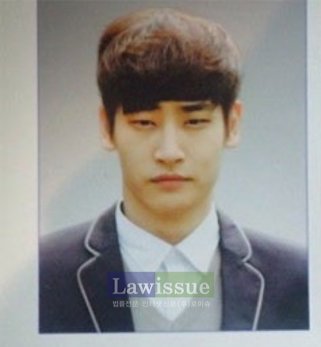 박재정, '잘생김의 향기...졸업사진에서 묻어나네'