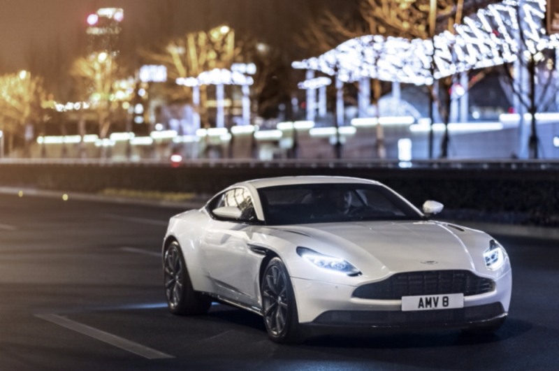 AMG V8 트윈터보를 탑재한 DB11(V8).(제공=애스턴 마틴)