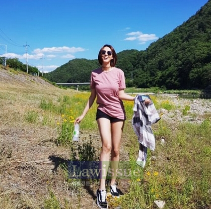 지소연, '한여름 뜨겁게 달구는 핫팬츠...'11자 고속도로 각선미'