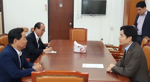 이용호 의원, 김상곤 부총리 간담회(사진=이용호 의원실 제공)