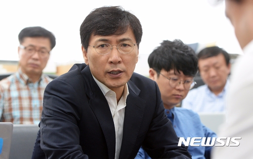 안희정 “헌법개정, 자치분권 국가 선언 명시해야”