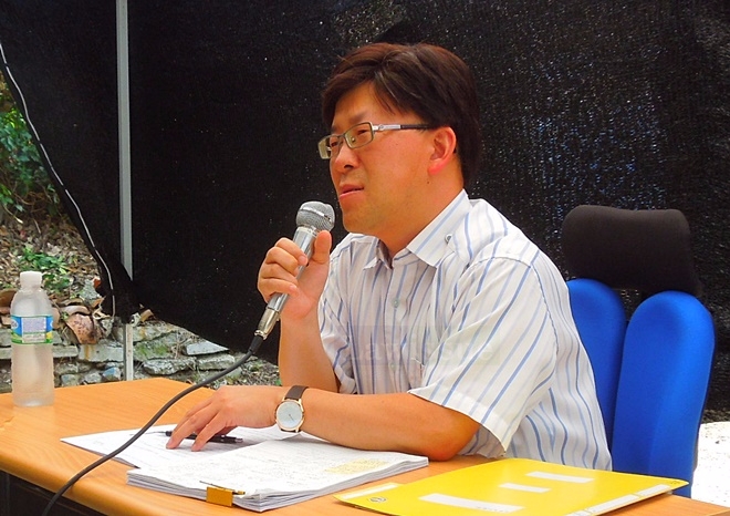 서영효 부장판사가 변론기일과 현장검증기일을 진행하고 있다.