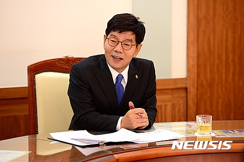 ‘억대 뇌물수수 혐의’ 이청연 교육감, 항소심도 실형