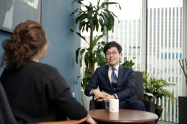 배우자와 불륜관계에 있는 내연남/내연녀에게도 위자료 지급 책임 있어