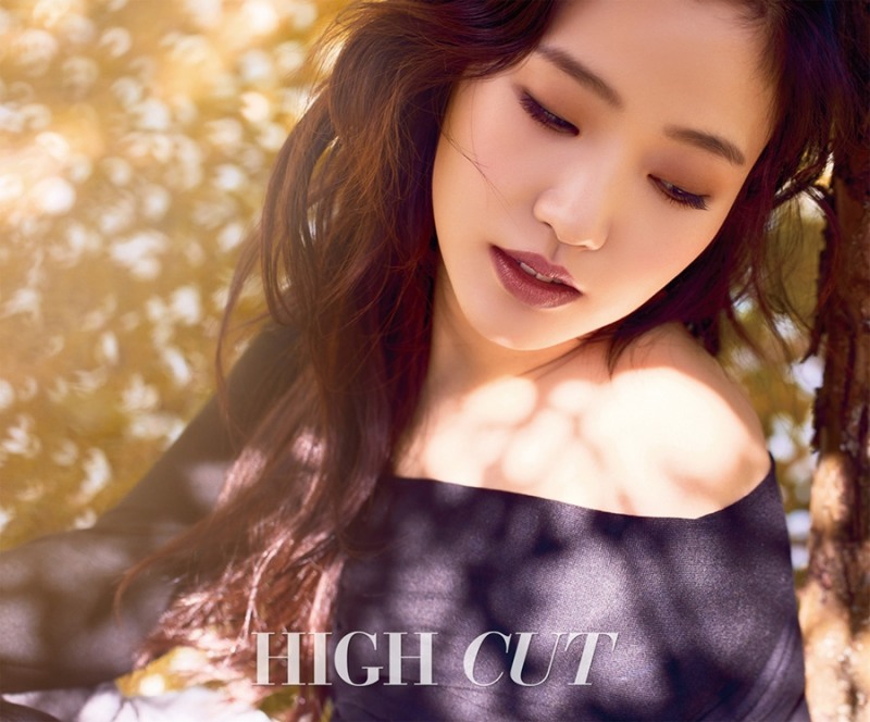 배우 김고은 랑콤 압솔뤼 로즈 글로스 화보 (사진= 하이컷 제공)