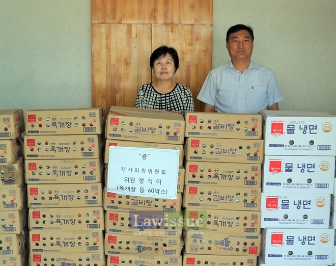 백기영 지부장(사진왼쪽)과 정석이 위원이 기념촬영.