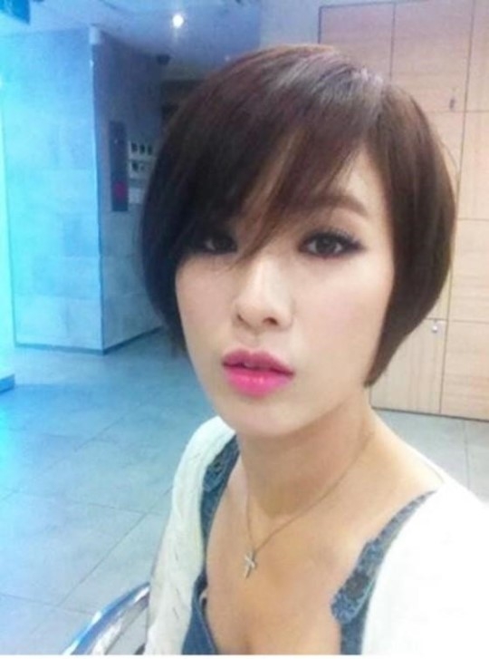 '이른 아침 시크한 모습'...박기영, '핑크립 단발머리'