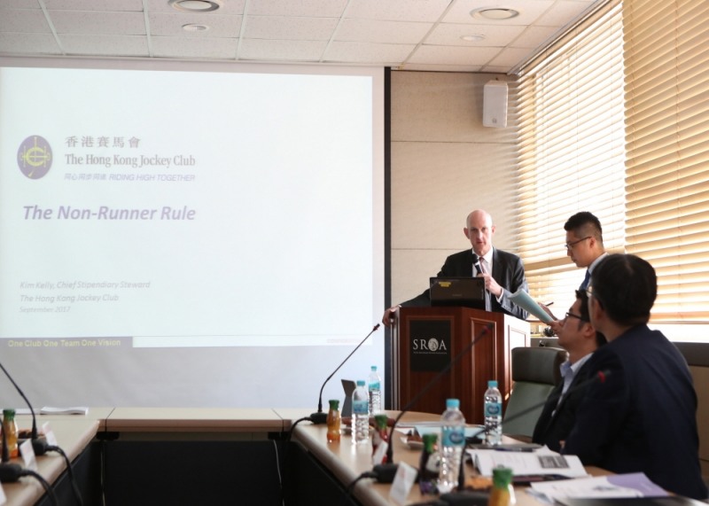 심판 수의 국제 컨퍼런스 발표중인 킴켈리.(사진=한국마사회)