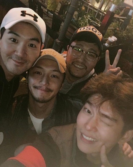 윤균상, 변요한과 함께한 사진 "오랜만의 회동도 늘 옳다"