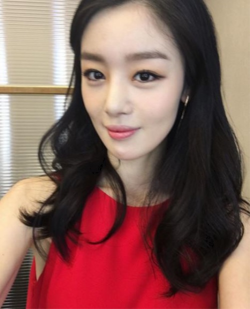 한선화, 레드 원피스 입고 여신美...'이 정도 일 줄'