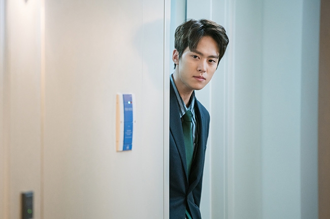 ‘변혁의 사랑' 공명, 일촉즉발 순간 포착 ’긴장감 UP‘