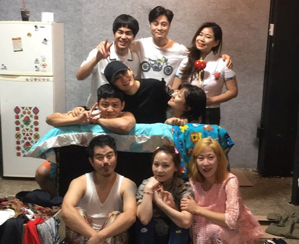 김선영, 연극 '모럴 패밀리' 지원사격…남편 이승원 감독 협업 '내조여왕 등극'