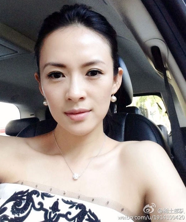 장쯔이, 단아하게 올림머리...부러질 듯한 갸녀린 쇄골