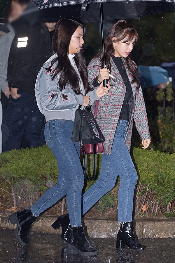 트와이스(TWICE) 채영-지효, KBS 뮤직뱅크 출근길