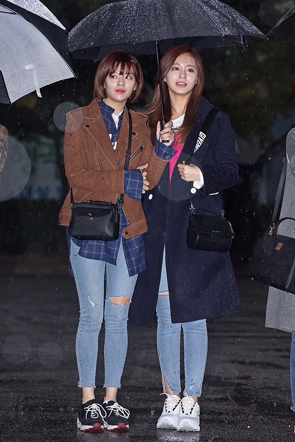 트와이스(TWICE) 정연-쯔위, KBS 뮤직뱅크 출근길