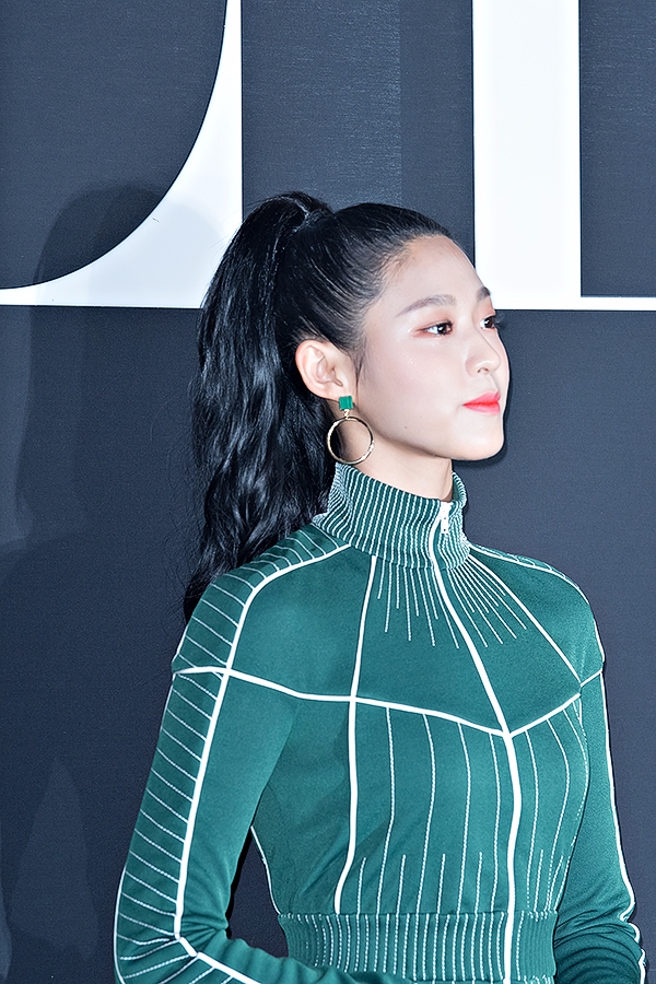 설현, 발렌티노(VALENTINO)가 ‘The VLTN 팝업’ 오픈 포토행사