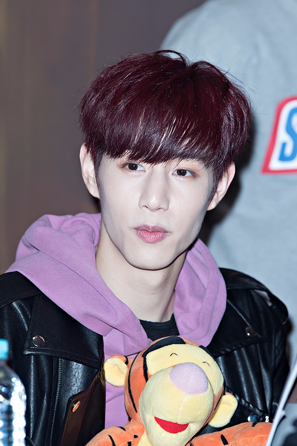 갓세븐(GOT7) 마크, 갓세븐(GOT7) 팬들과 함께 나눔과 기부의 메시지를 전달하기 위한 팬사인회