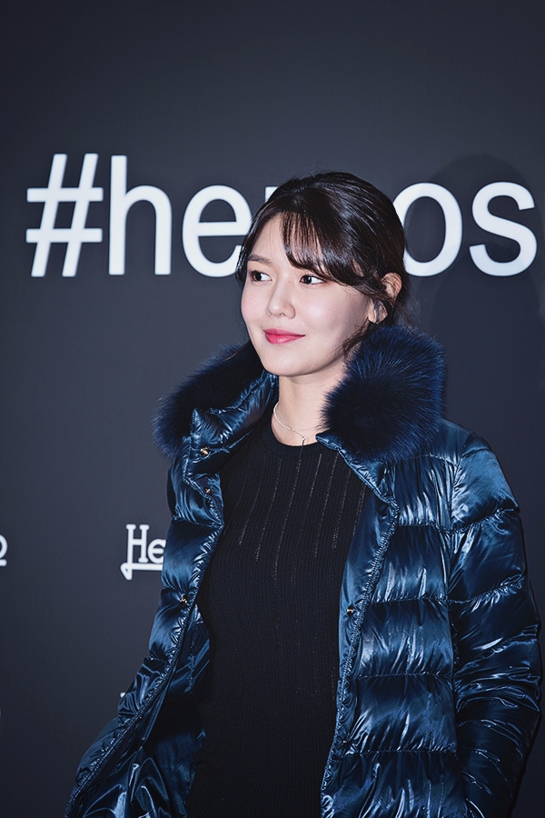 수영, ‘에르노(HERNO)' 스토어 오픈 1주년 기념 포토월 행사