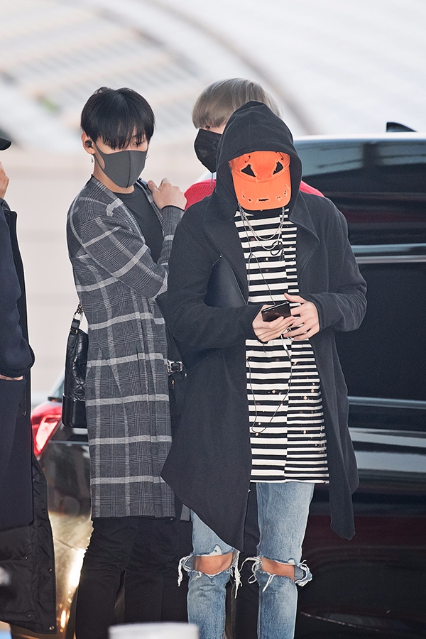 갓세븐(GOT7) 뱀뱀-마크, 인천국제공항 출국 현장