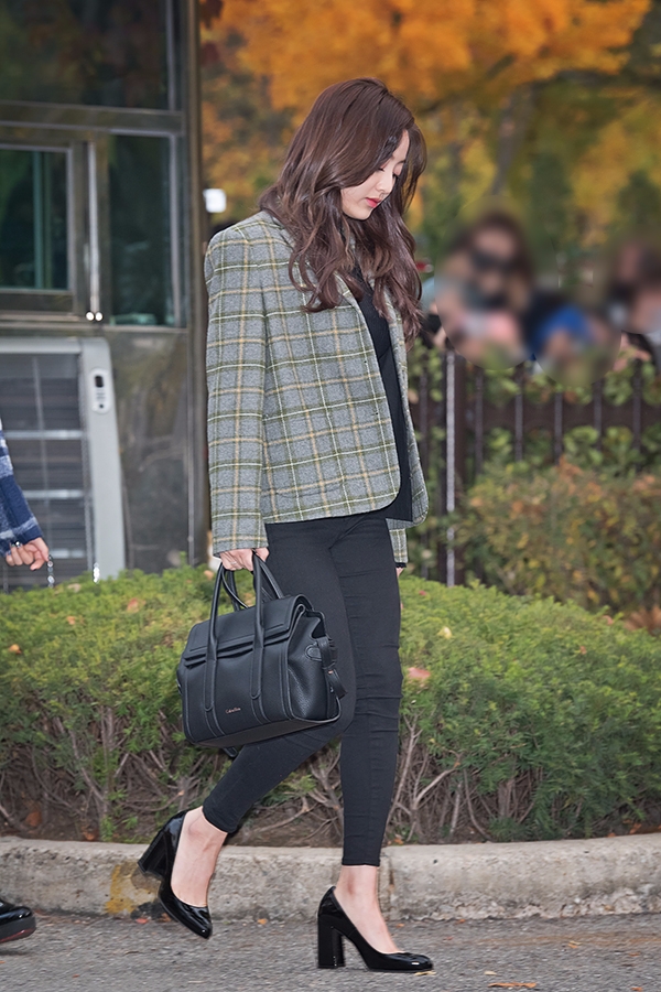 트와이스(TWICE) 지효, KBS 뮤직뱅크 출근길