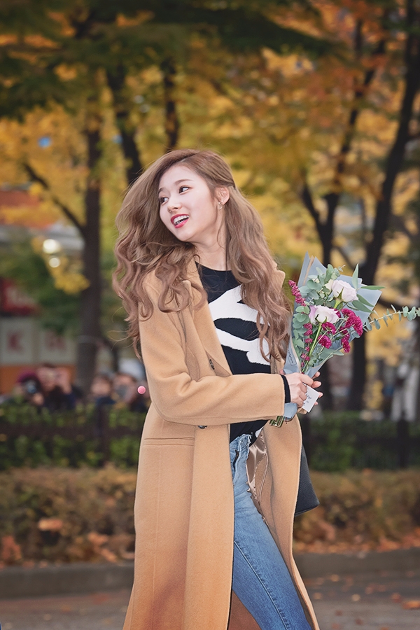 트와이스(TWICE) 사나, KBS 뮤직뱅크 출근길