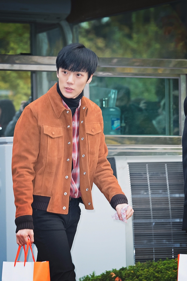 몬스타엑스(MONSTA X) 민혁, KBS 뮤직뱅크 출근길