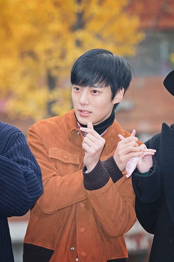 몬스타엑스(MONSTA X) 민혁, KBS 뮤직뱅크 출근길