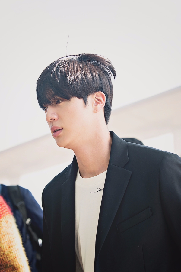 방탄소년단(BTS) 진, 인천국제공항 출국 현장